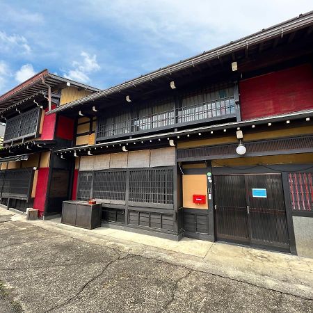 Hostel Murasaki Ryokan Такаяма Екстериор снимка