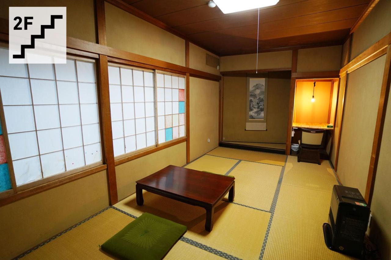Hostel Murasaki Ryokan Такаяма Екстериор снимка