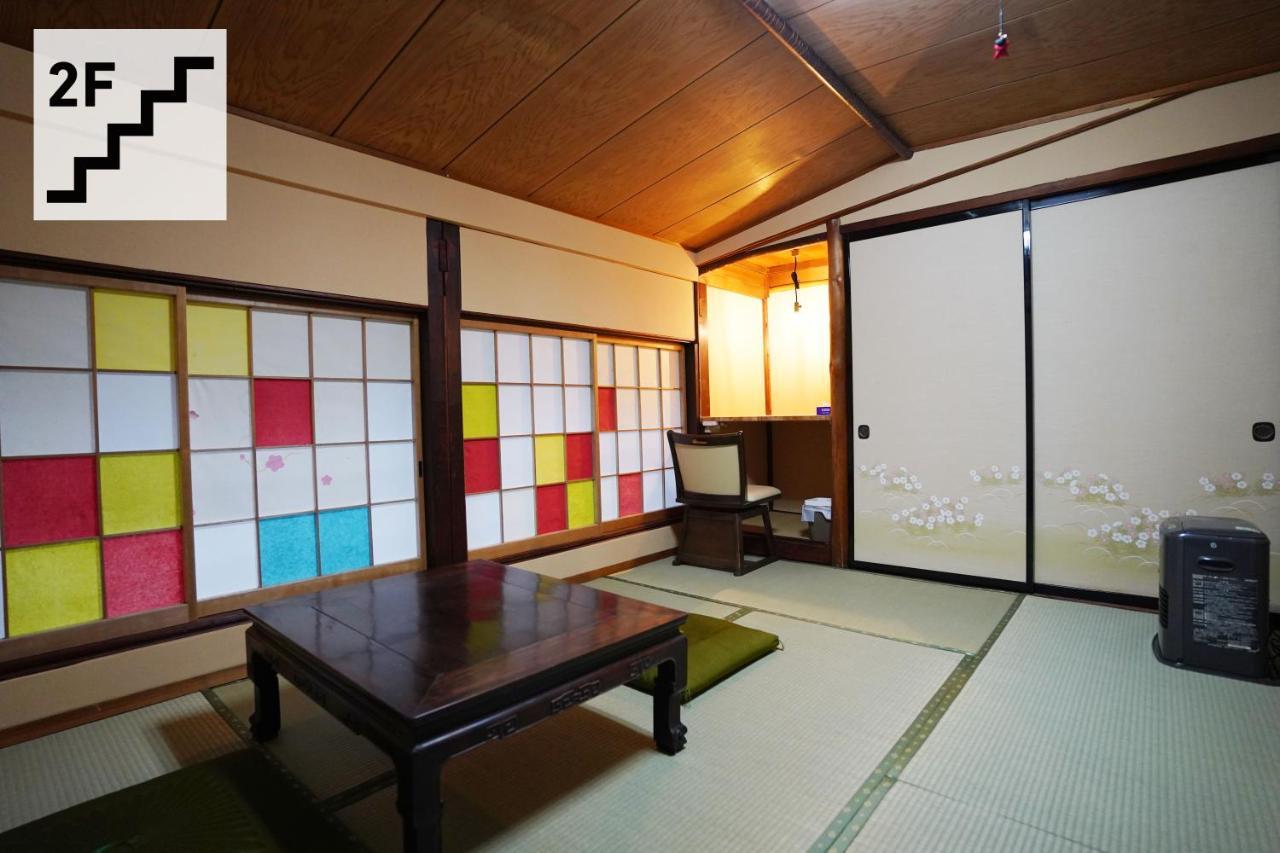 Hostel Murasaki Ryokan Такаяма Екстериор снимка