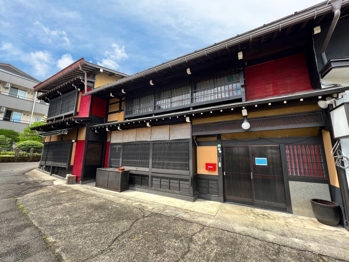 Hostel Murasaki Ryokan Такаяма Екстериор снимка