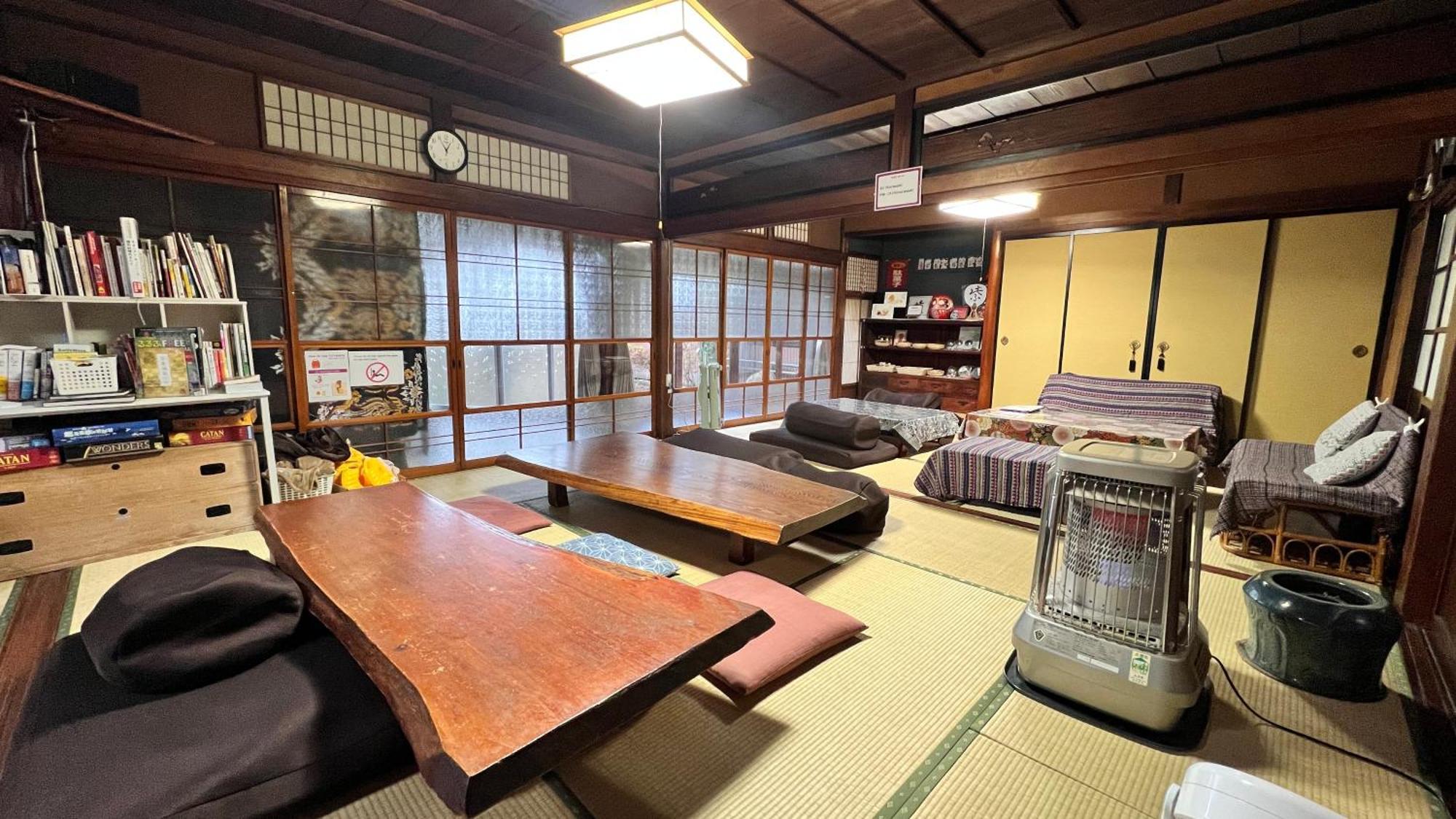 Hostel Murasaki Ryokan Такаяма Екстериор снимка