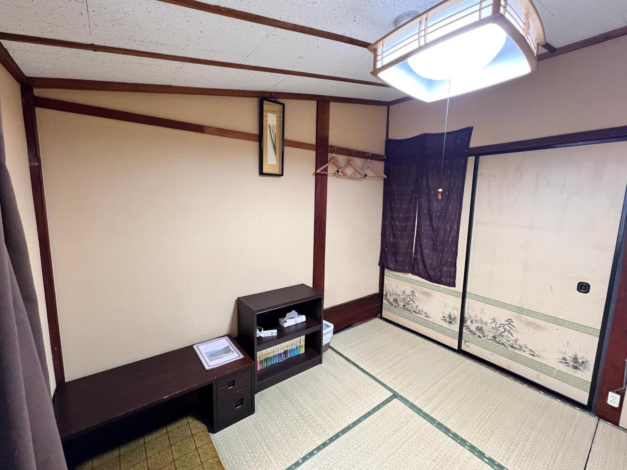 Hostel Murasaki Ryokan Такаяма Екстериор снимка