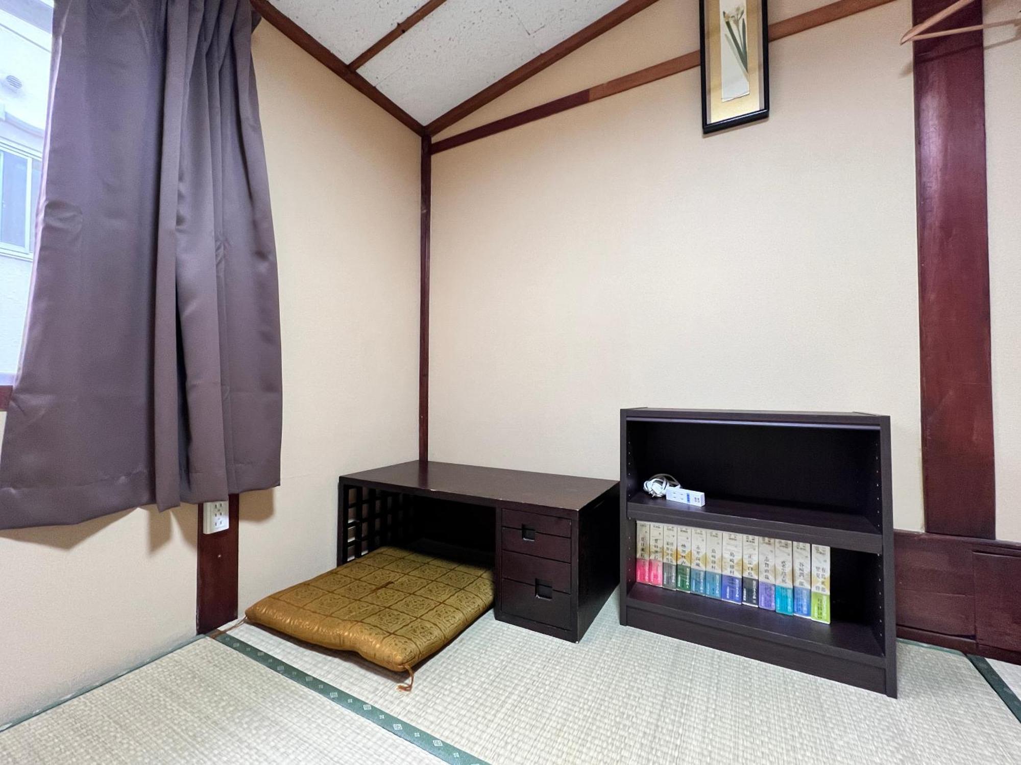 Hostel Murasaki Ryokan Такаяма Екстериор снимка