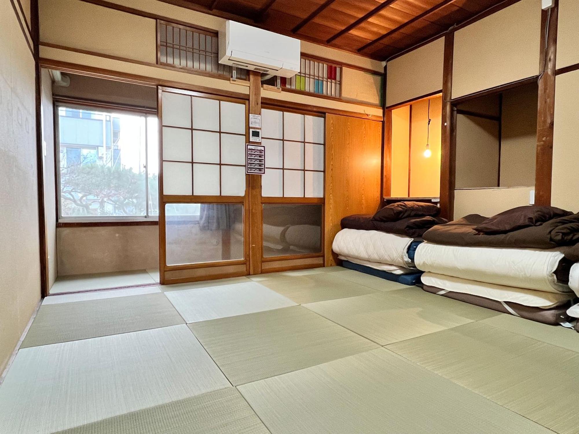 Hostel Murasaki Ryokan Такаяма Екстериор снимка